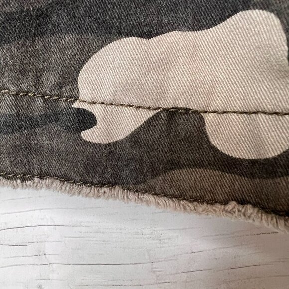 Atmosphere Shacket Womens Size 10 Camouflage Floral Patches Utility Military - Picture 5 of 16